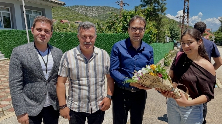 Şarkikaraağaç Fen Lisesi Tiyatro Grubu İlçemizde Sahne Aldı